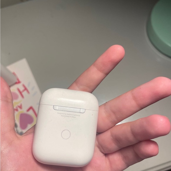 Apple AirPods (2nd generation) - Picture 2 of 3